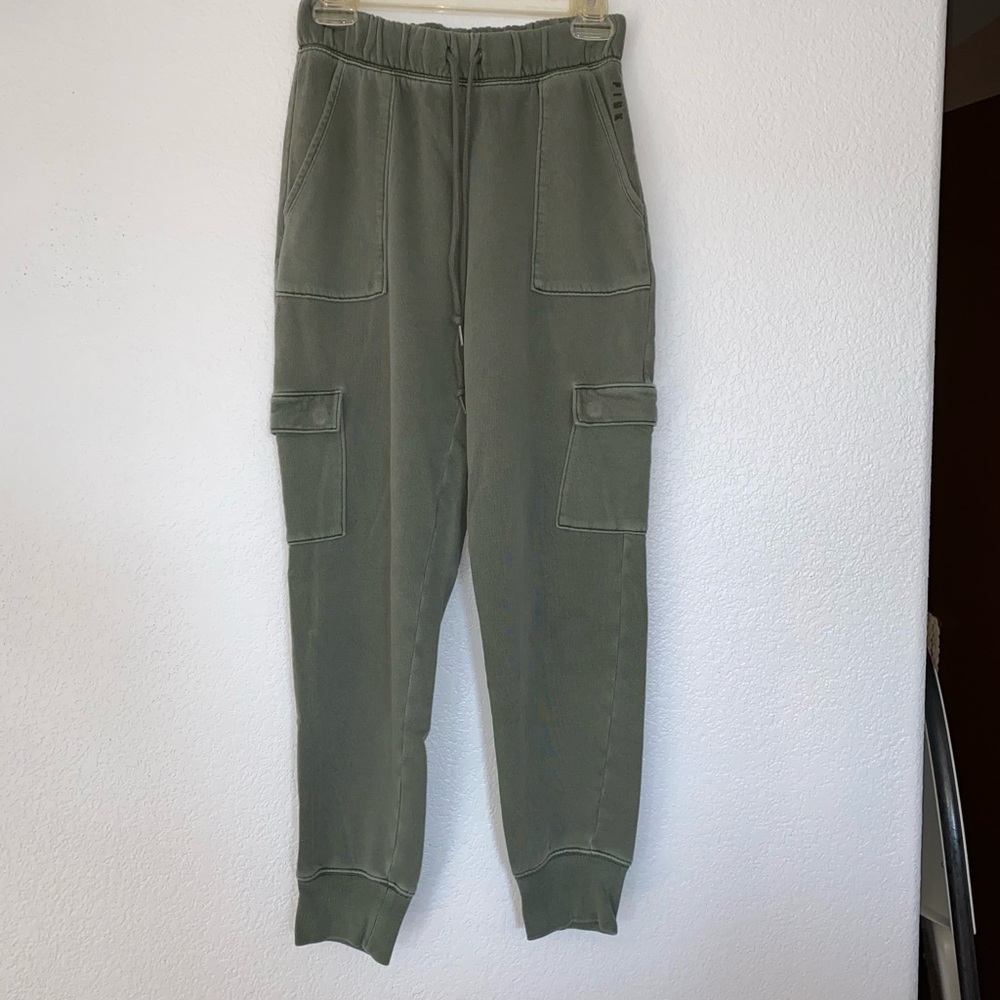 Victoria’s Secret PINK army green cargo joggers